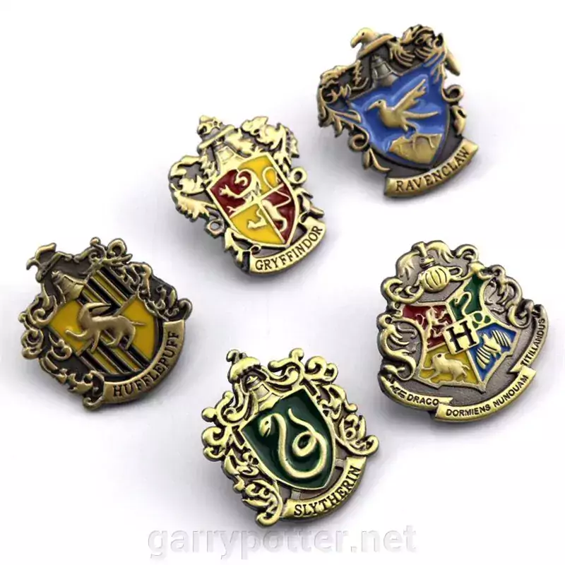 Металлические значки Хогвартс В наличии в интернет-магазине GarryPotter.net