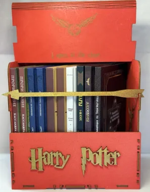 фото 1 Набор книг из Гарри Поттер. 10 учебников Хогвартса в деревянном красном сундуке купить